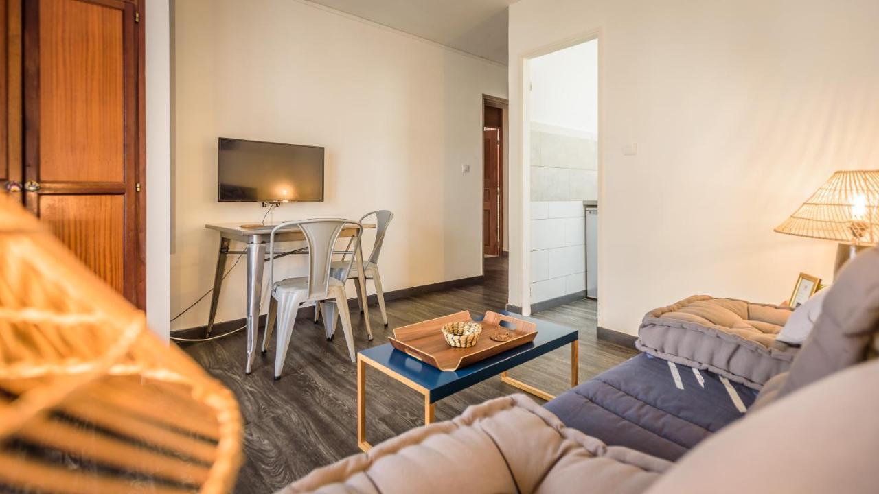 Appartements Et Chambres En Coeur De Ville Saint-Denis - Entree Autonome - Check In 14H30- ภายนอก รูปภาพ
