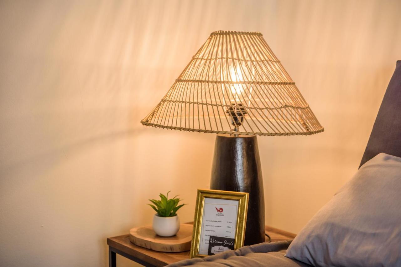 Appartements Et Chambres En Coeur De Ville Saint-Denis - Entree Autonome - Check In 14H30- ภายนอก รูปภาพ